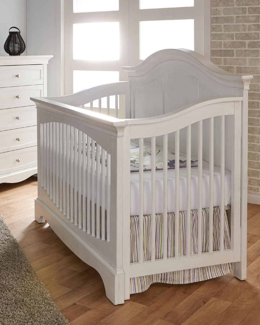 The <b>Enna Forever Crib</b> is a sweet and stylish piece that coordinates nicely with both the Ragusa, Marina and Torino Collections. 