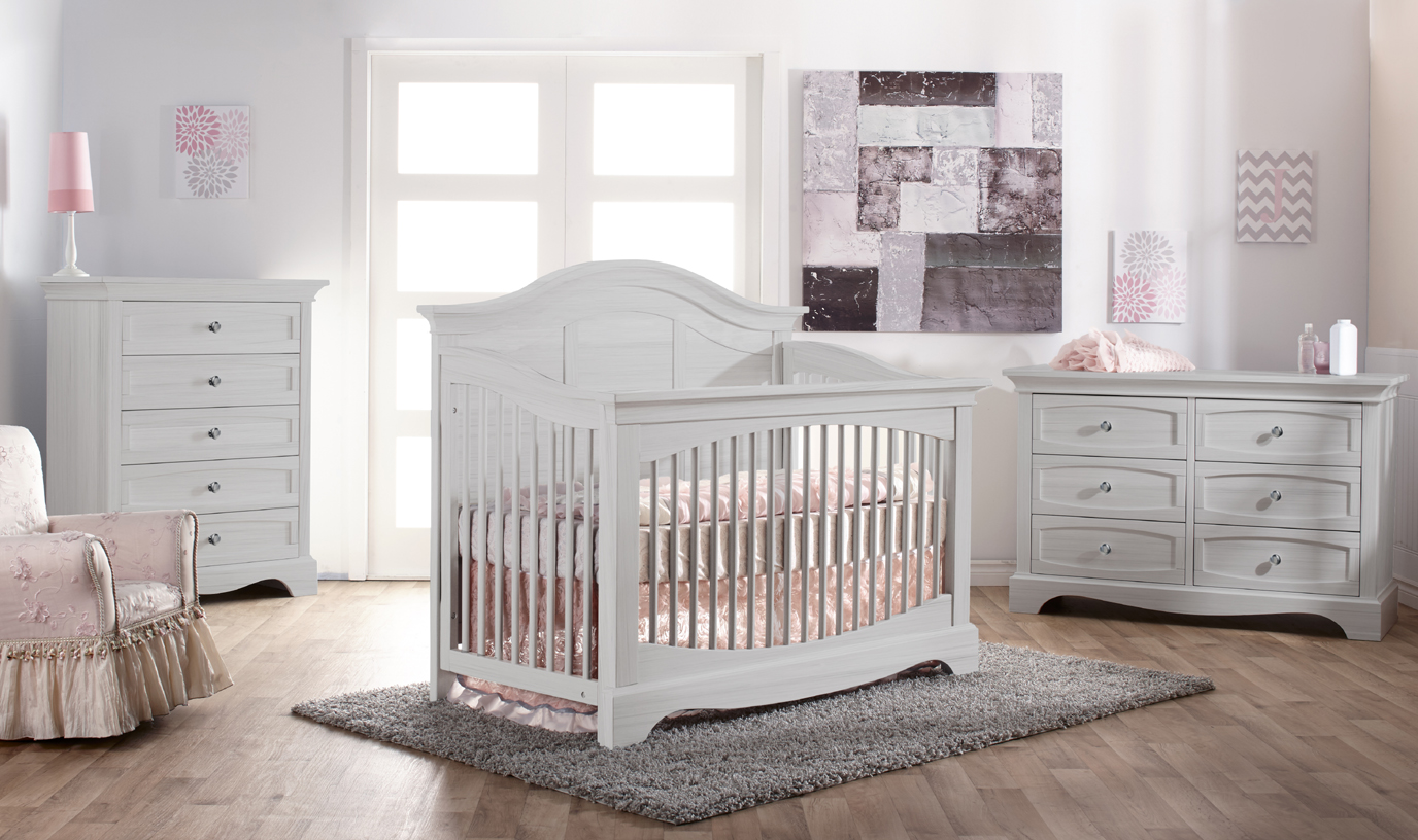 The <b>Enna Forever Crib</b> is a sweet and stylish piece that coordinates nicely with the Ragusa, Marina, Modena and Torino Collections. 
