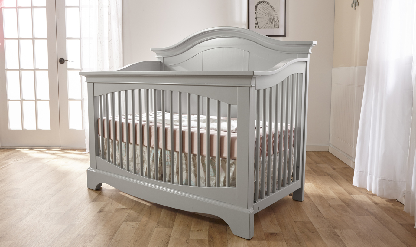The <b>Enna Forever Crib</b> is a sweet and stylish piece that coordinates nicely with both the Ragusa, Marina and Torino Collections.  
